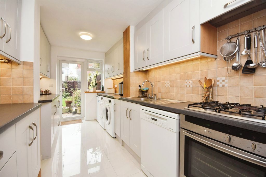 Property photo 2 of 18