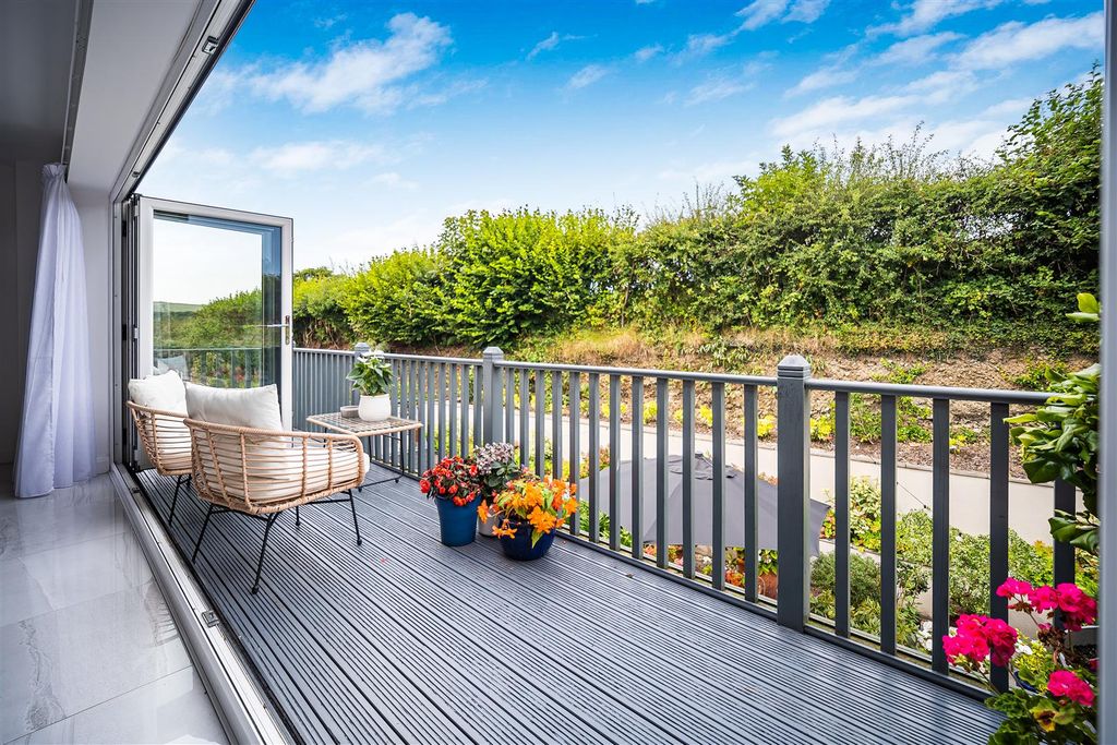 Property photo 2 of 30 12-P1015191.Jpg