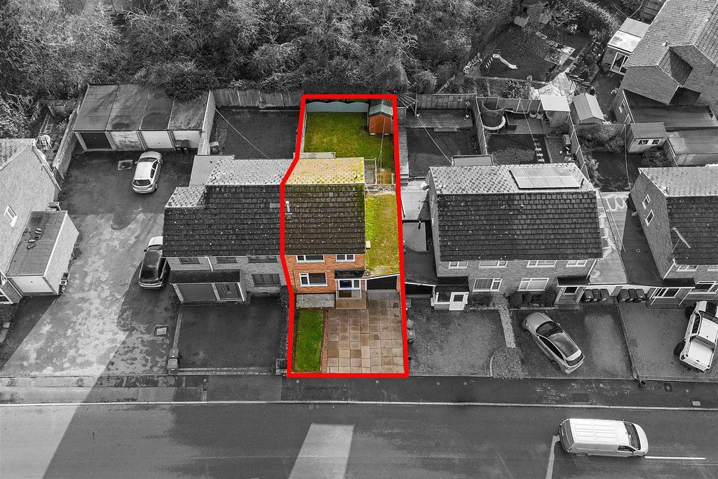 Property photo 2 of 27 37 Morris Drive, Whitnash (2 Of 28).Jpg