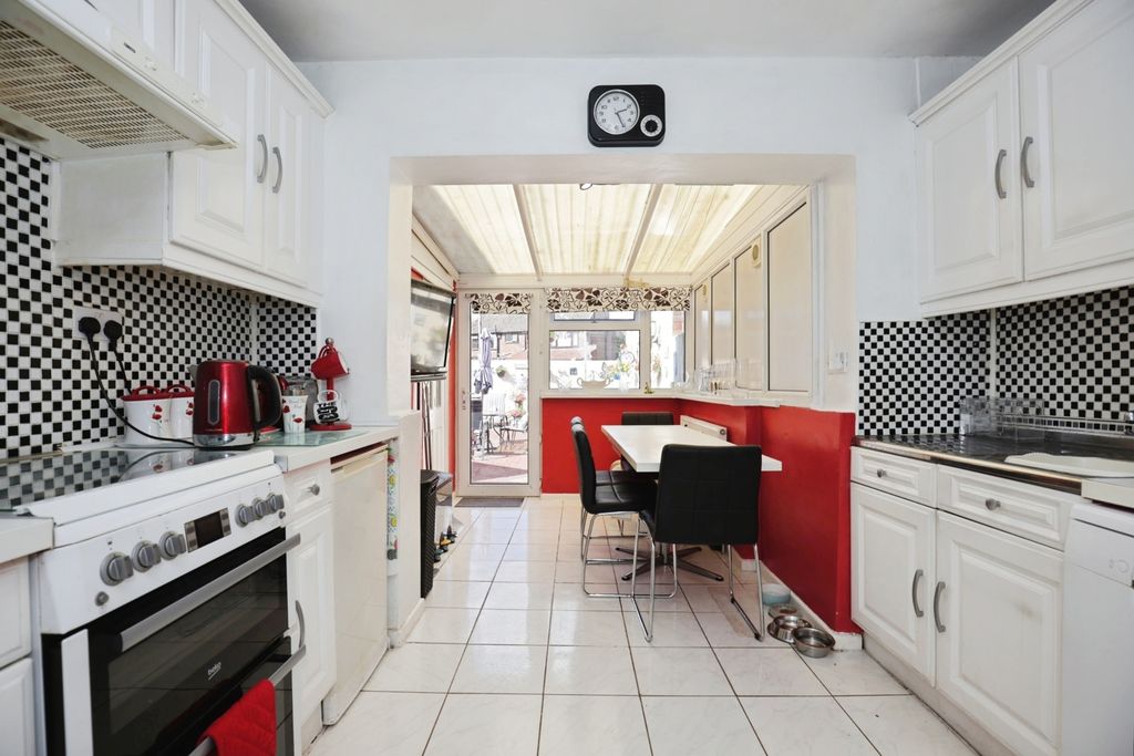 Property photo 3 of 17 Photo