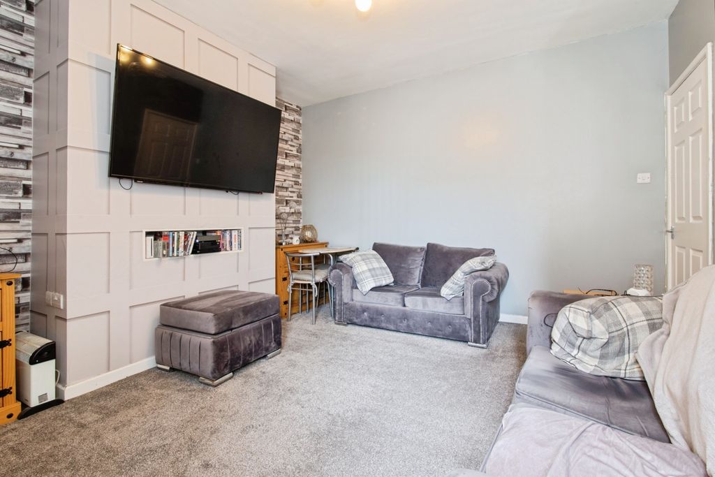 Property photo 2 of 21 1