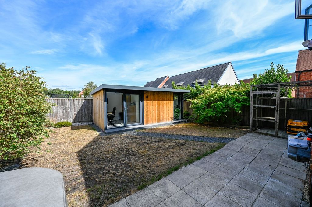 Property photo 2 of 19