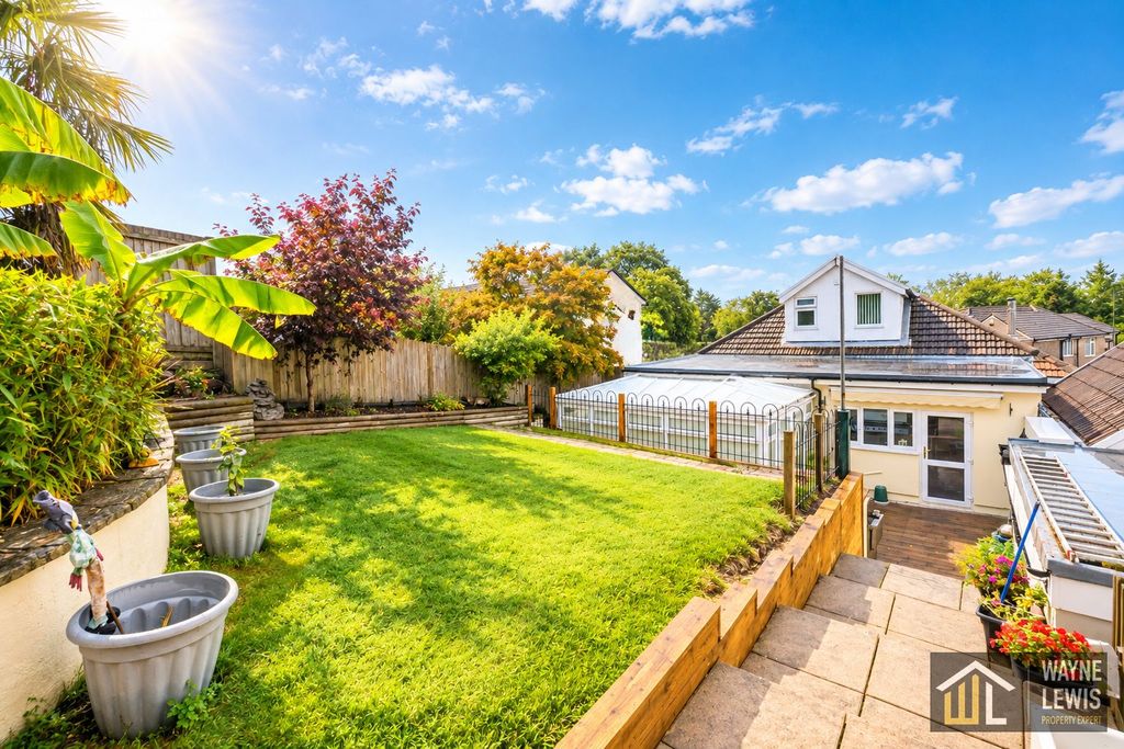 Property photo 3 of 44
