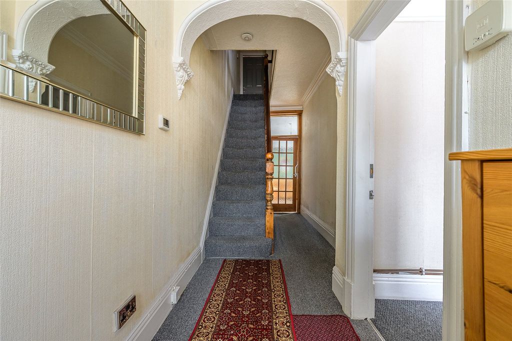 Property photo 2 of 24 Picture No. 16