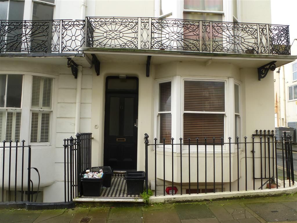 Property photo 1 of 9 Exterior