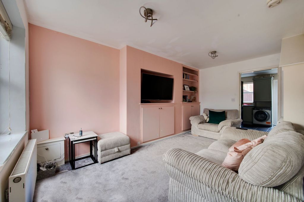 Property photo 2 of 17