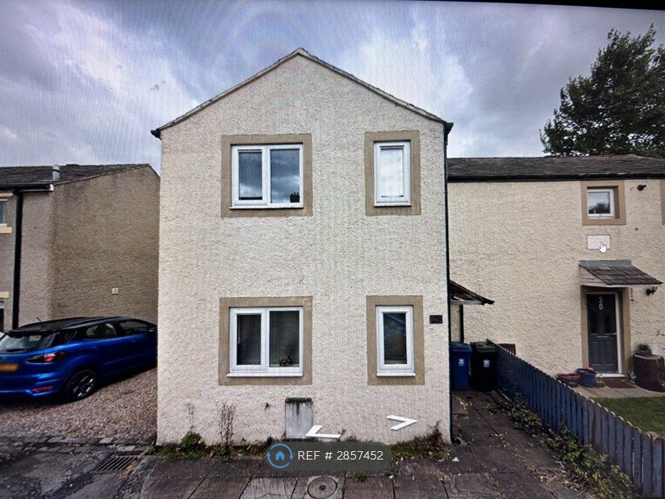 Property photo 2 of 12