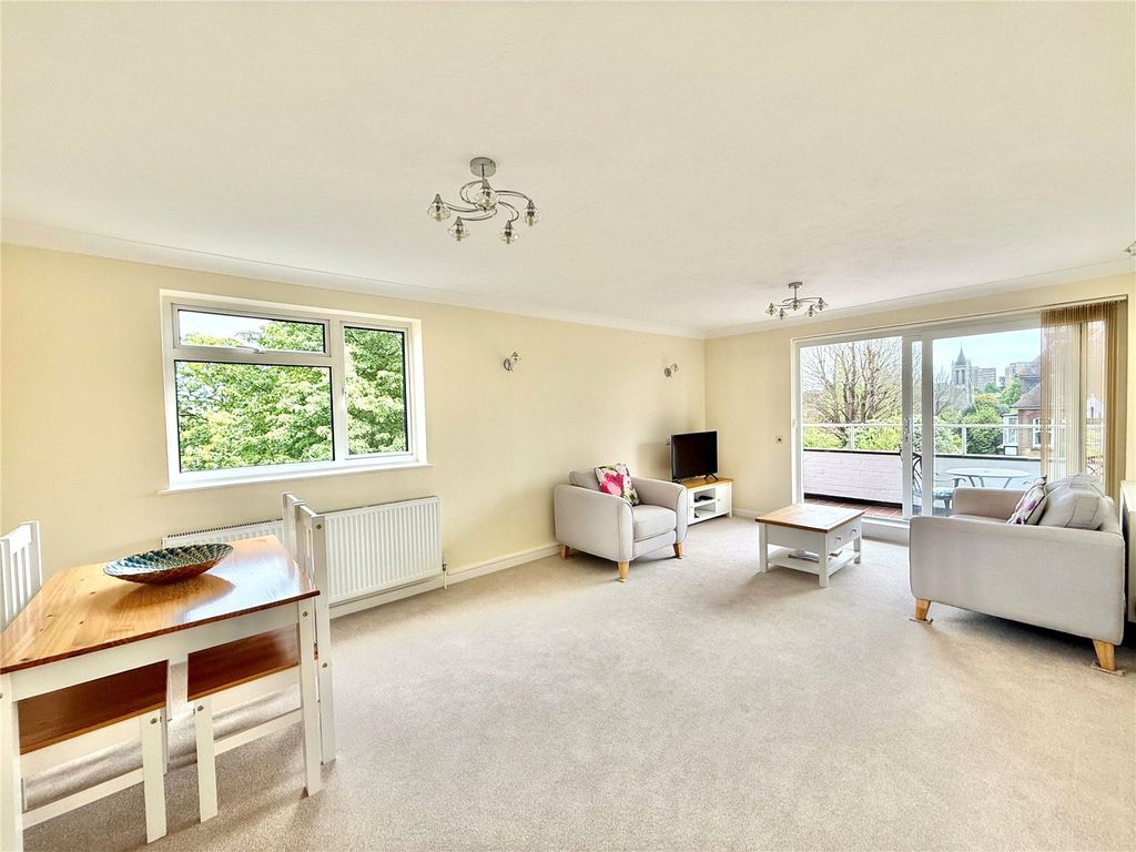 Property photo 2 of 25 Picture No. 10
