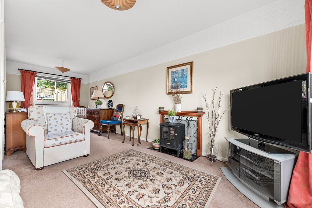 Property photo 3 of 19