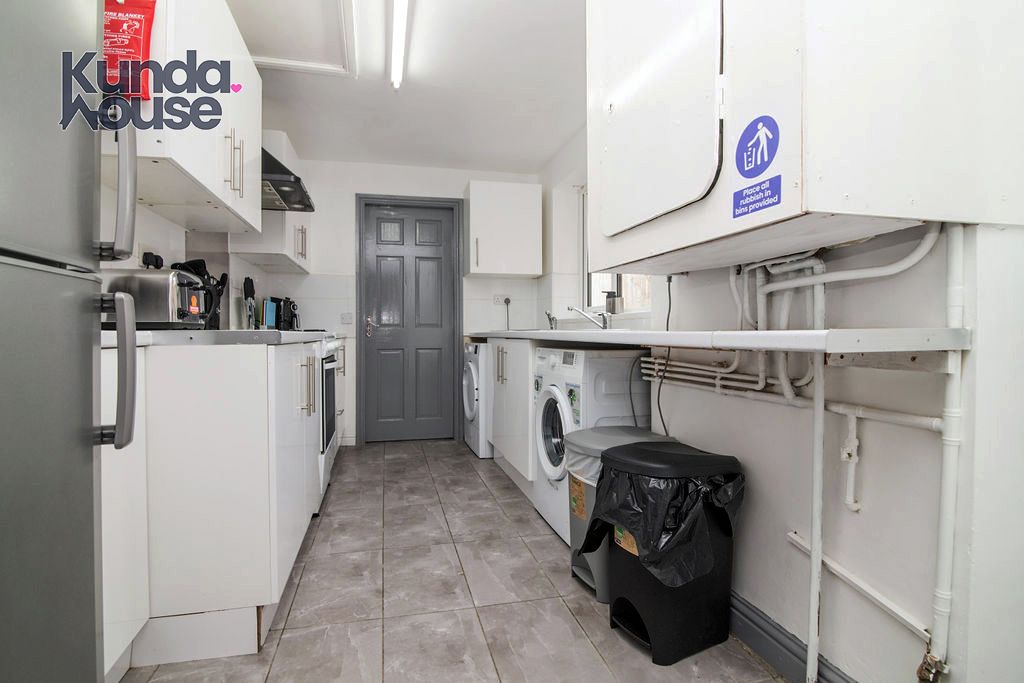 Property photo 3 of 32