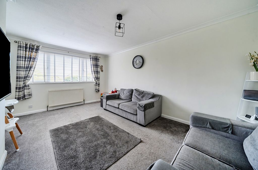 Property photo 2 of 16 1429943-7-69B4434...