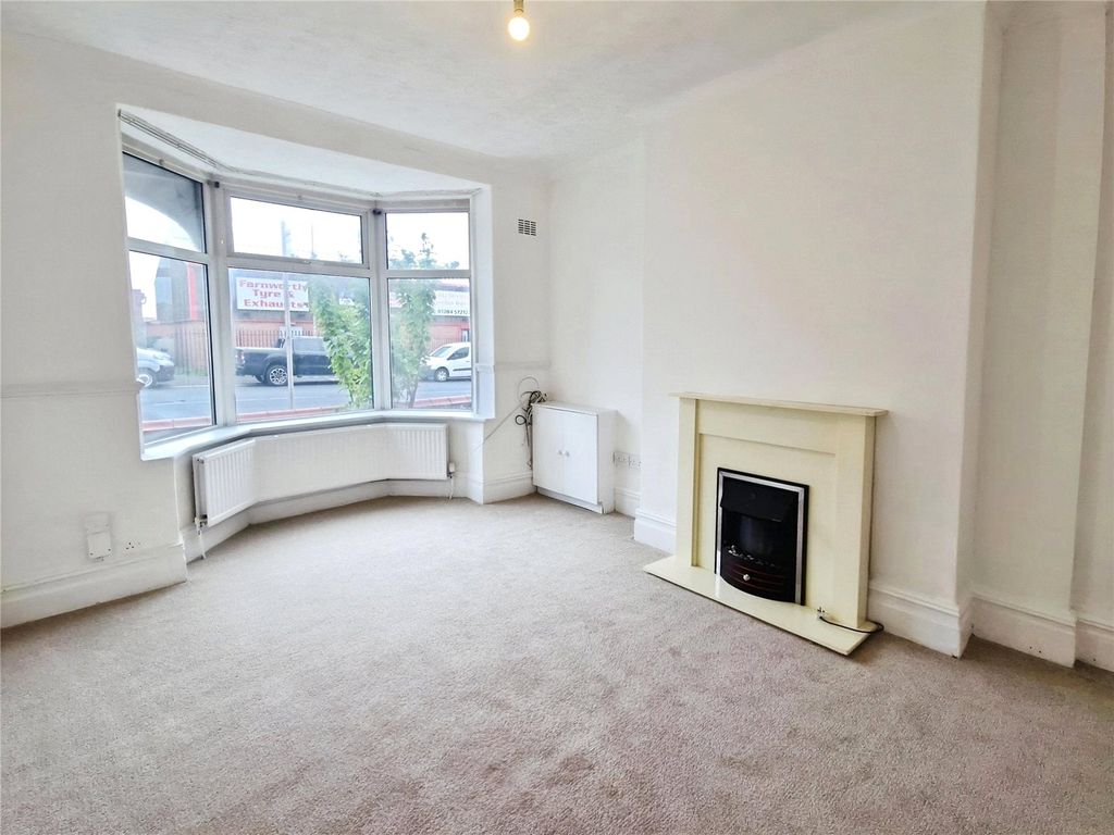 Property photo 2 of 17 Picture No. 15