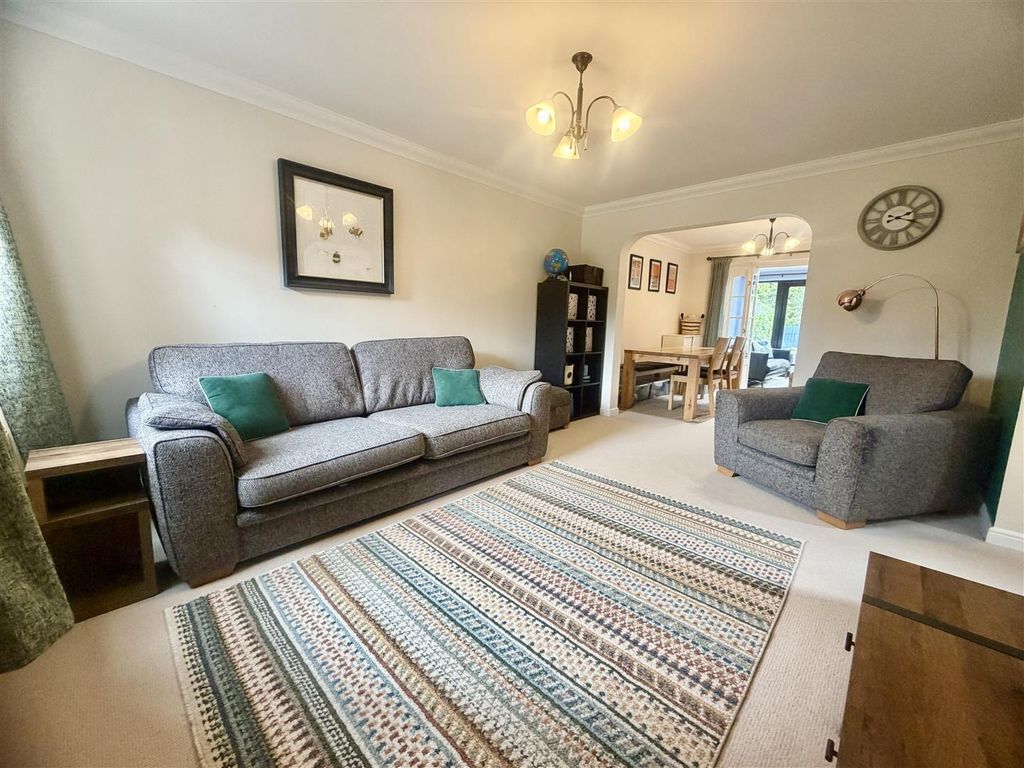 Property photo 2 of 32