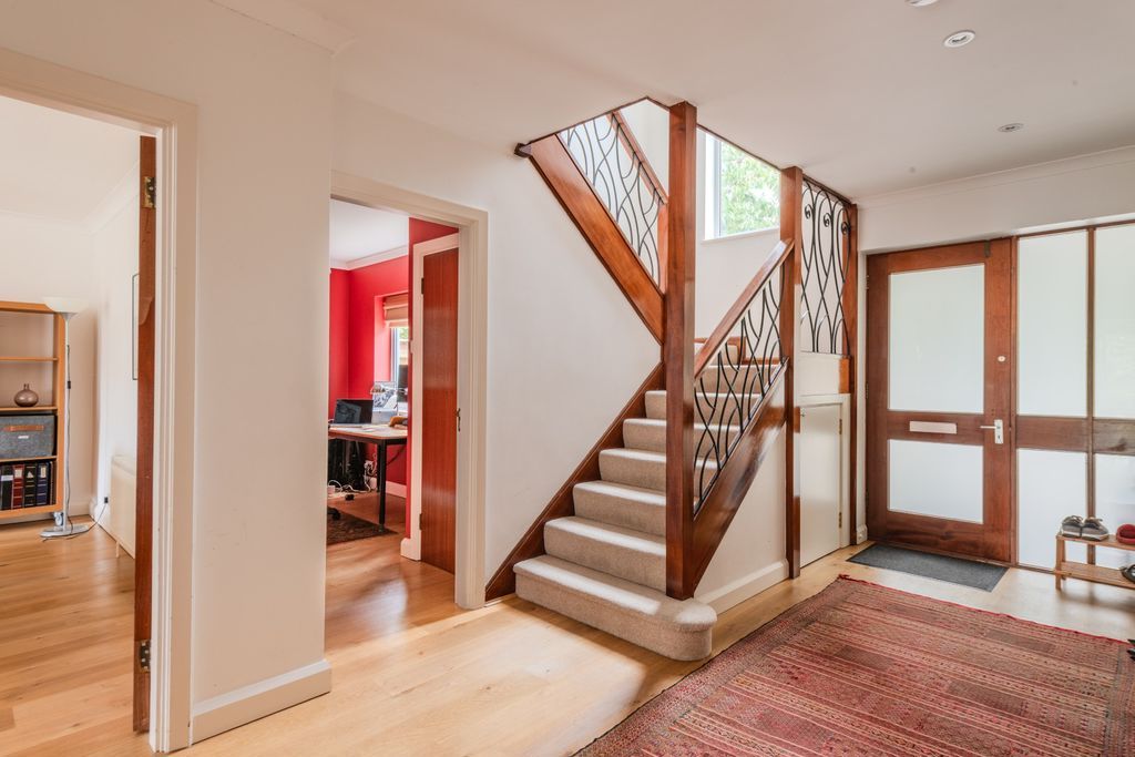 Property photo 3 of 16 Hall