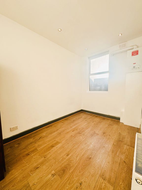 Property photo 2 of 5 Gallery