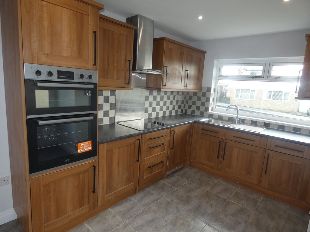 Property photo 3 of 11 Kitchen-Diner