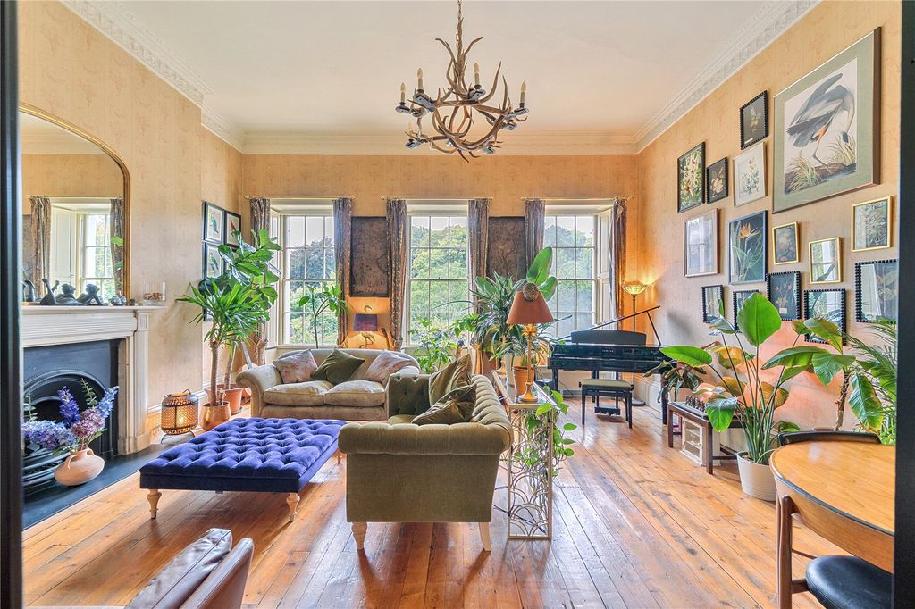 Property photo 2 of 22 Drawing Room