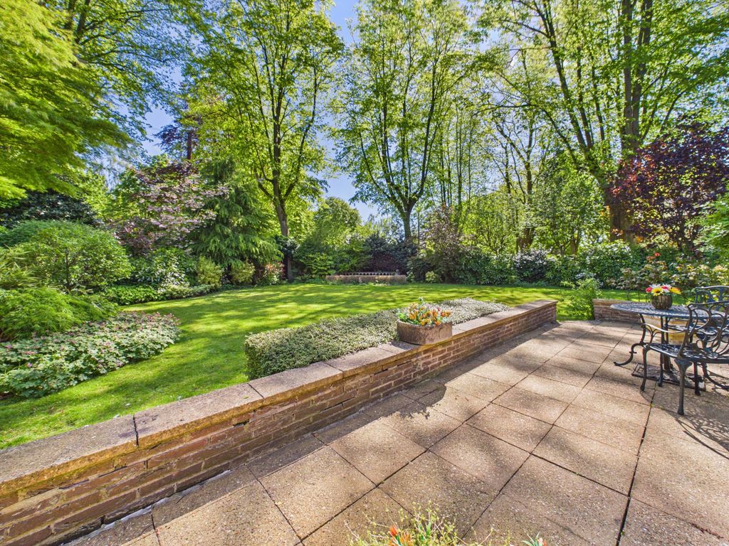 Property photo 3 of 29 Garden