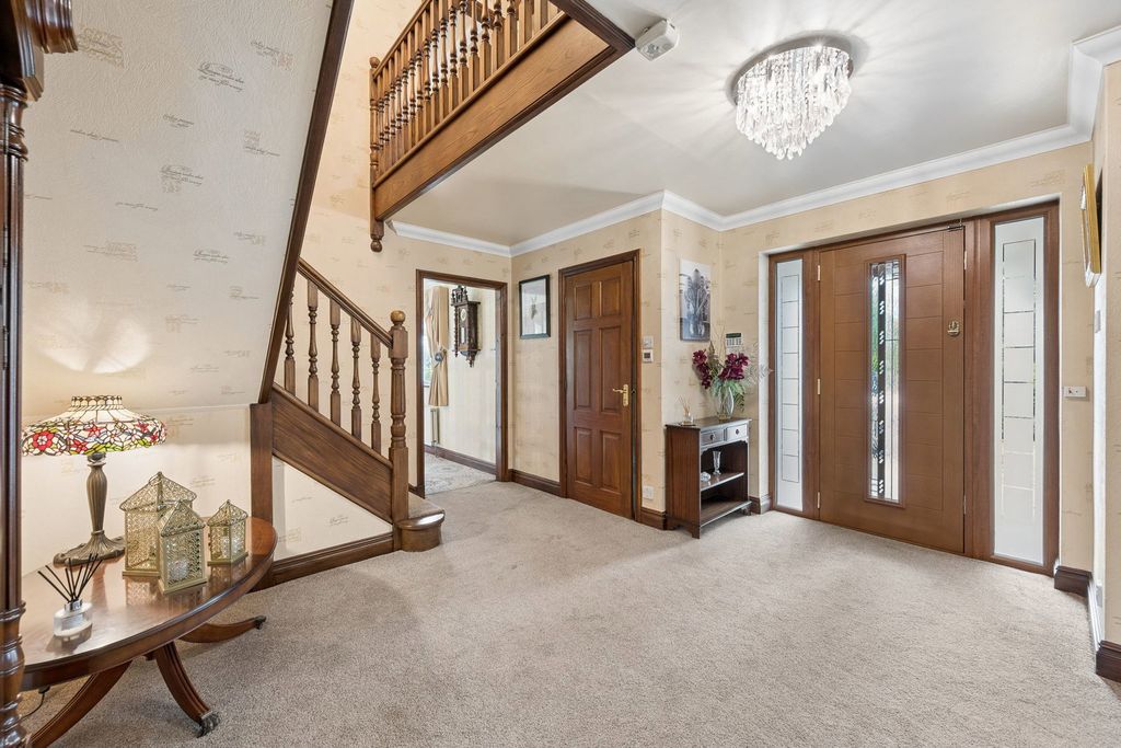 Property photo 2 of 30