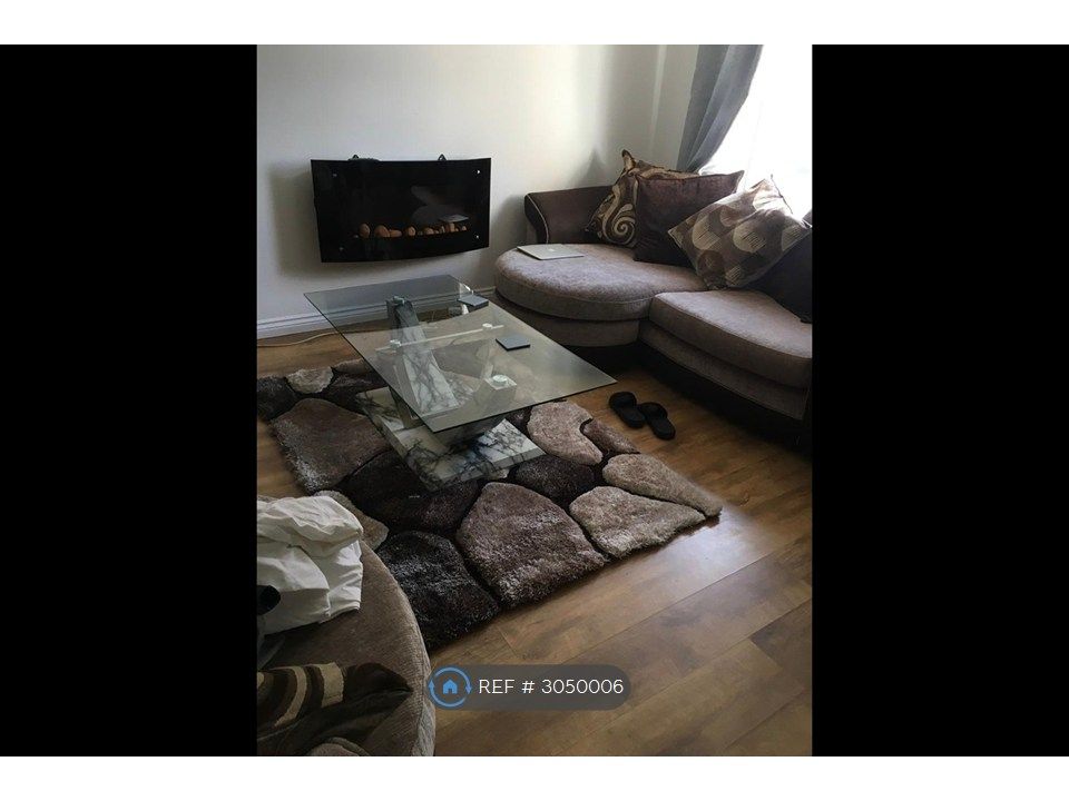 Property photo 3 of 10 Lounge