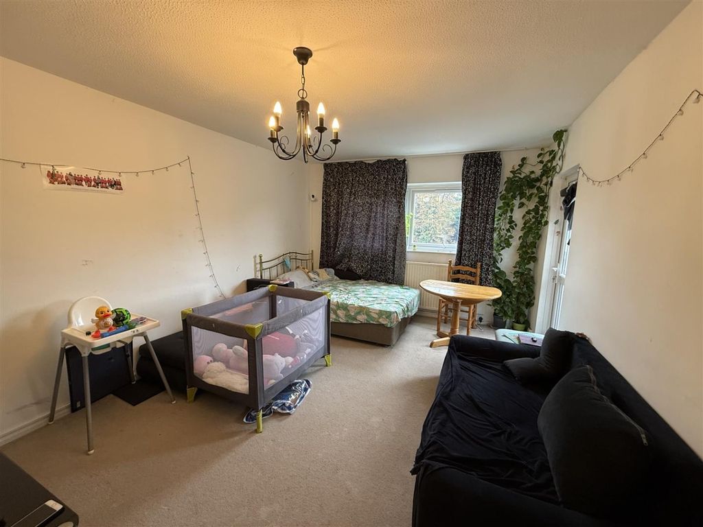 Property photo 2 of 5 4532991