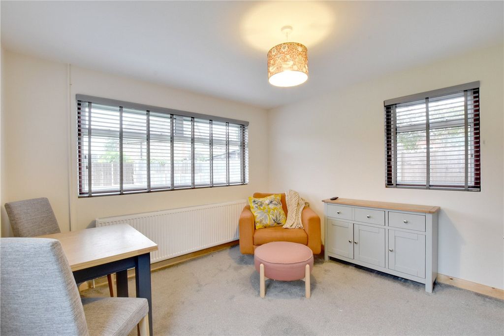 Property photo 3 of 17 Reception