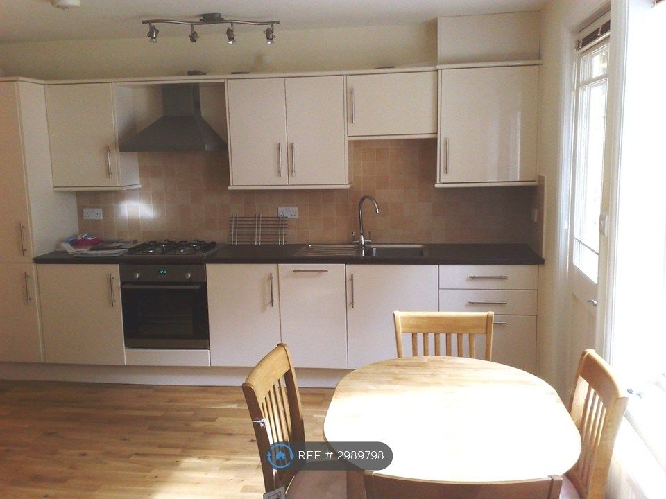 Property photo 2 of 12 Lounge / Kitchen - Photo 2