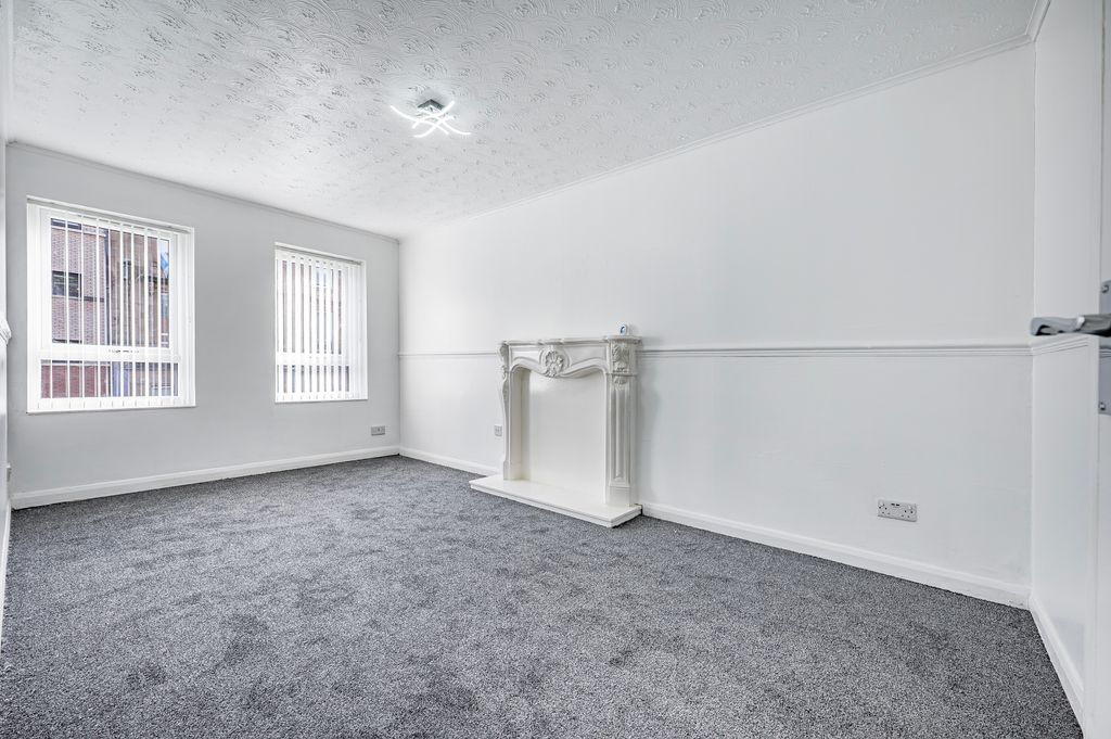 Property photo 3 of 24