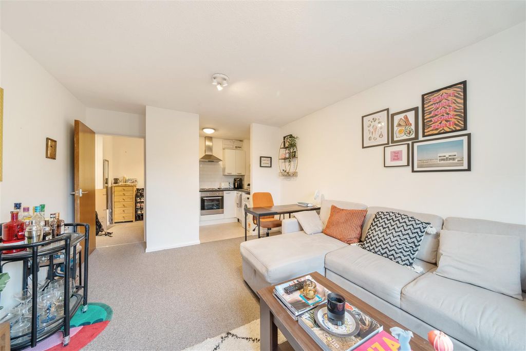 Property photo 2 of 15 Open Plan