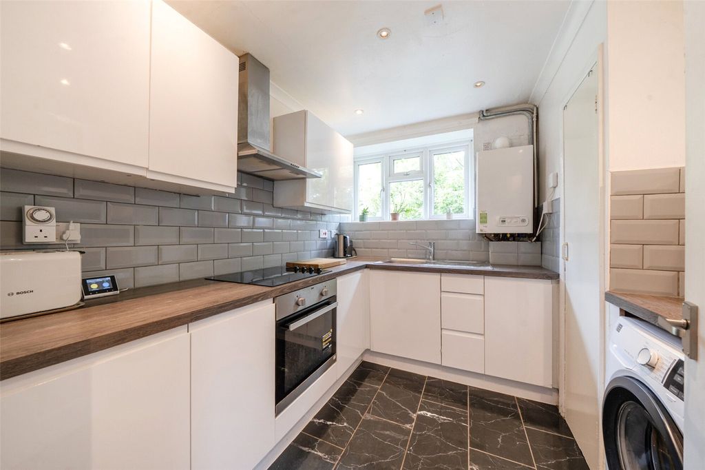 Property photo 2 of 17 Picture No. 02