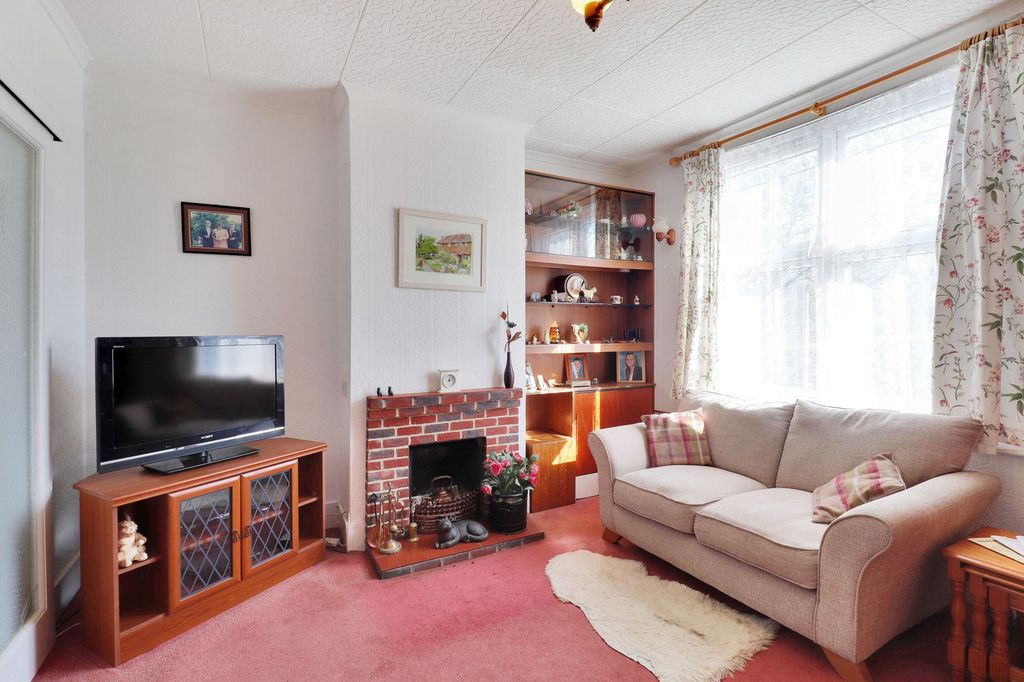 Property photo 3 of 25