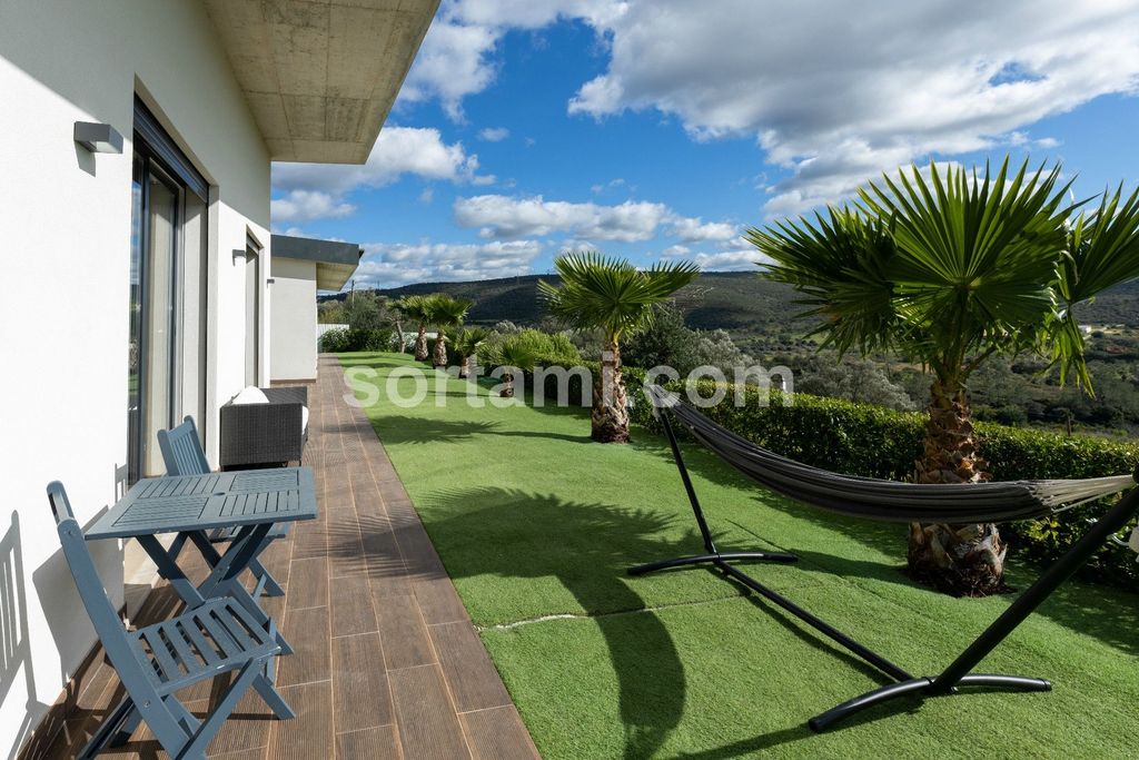 Property photo 2 of 31