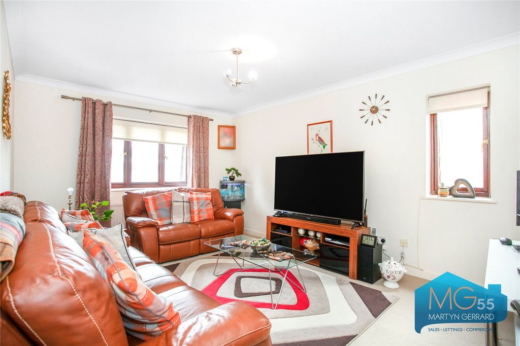 Property photo 2 of 11 Picture No. 19