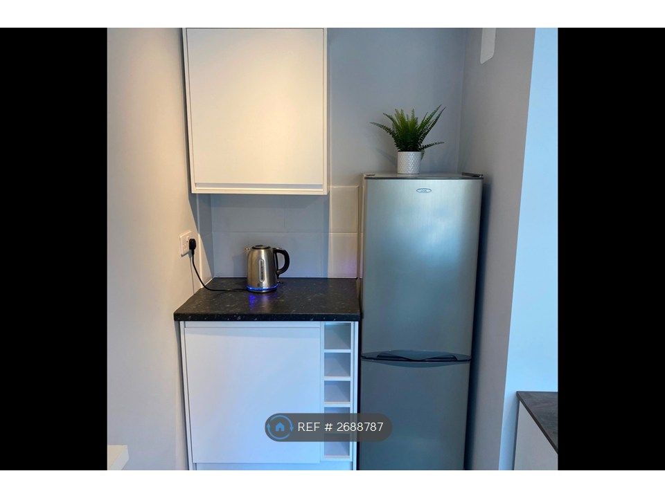 Property photo 2 of 14 Room 1 Kitchenette Style Food Prep Area