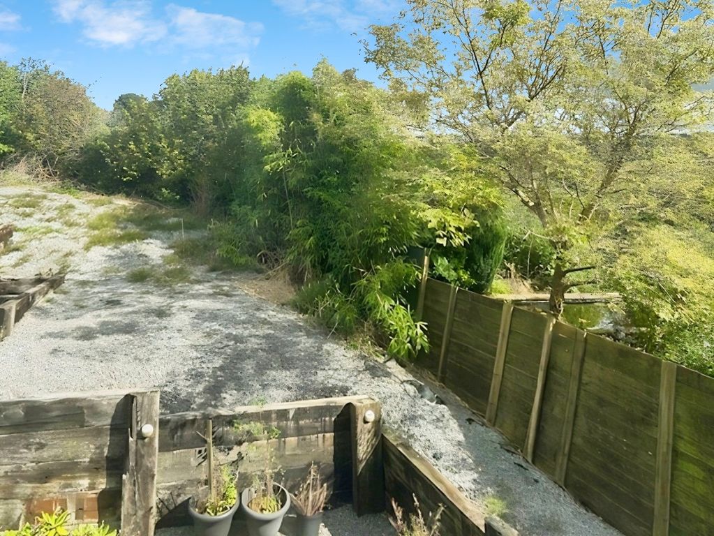 Property photo 3 of 12