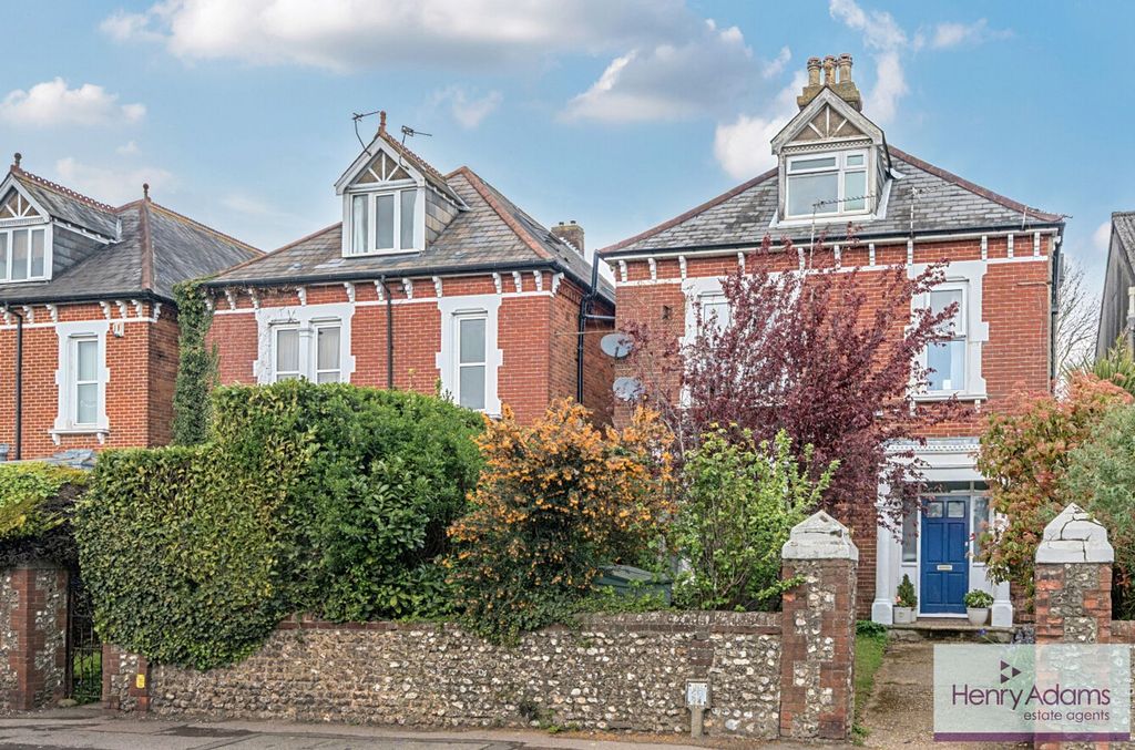 Additional image 16 of 2 bed flat for saleStation Road, Petersfield GU32