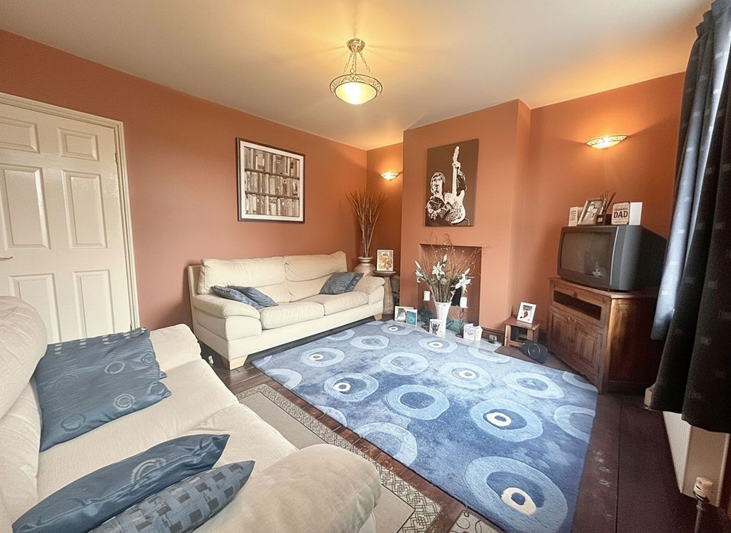 Property photo 2 of 12