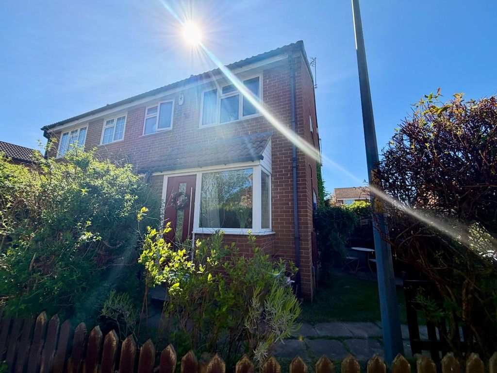 Property photo 1 of 10 Front