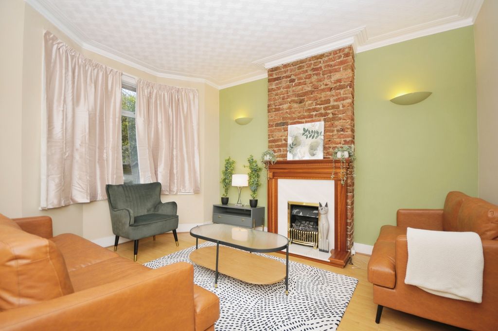 Property photo 2 of 17 Photography