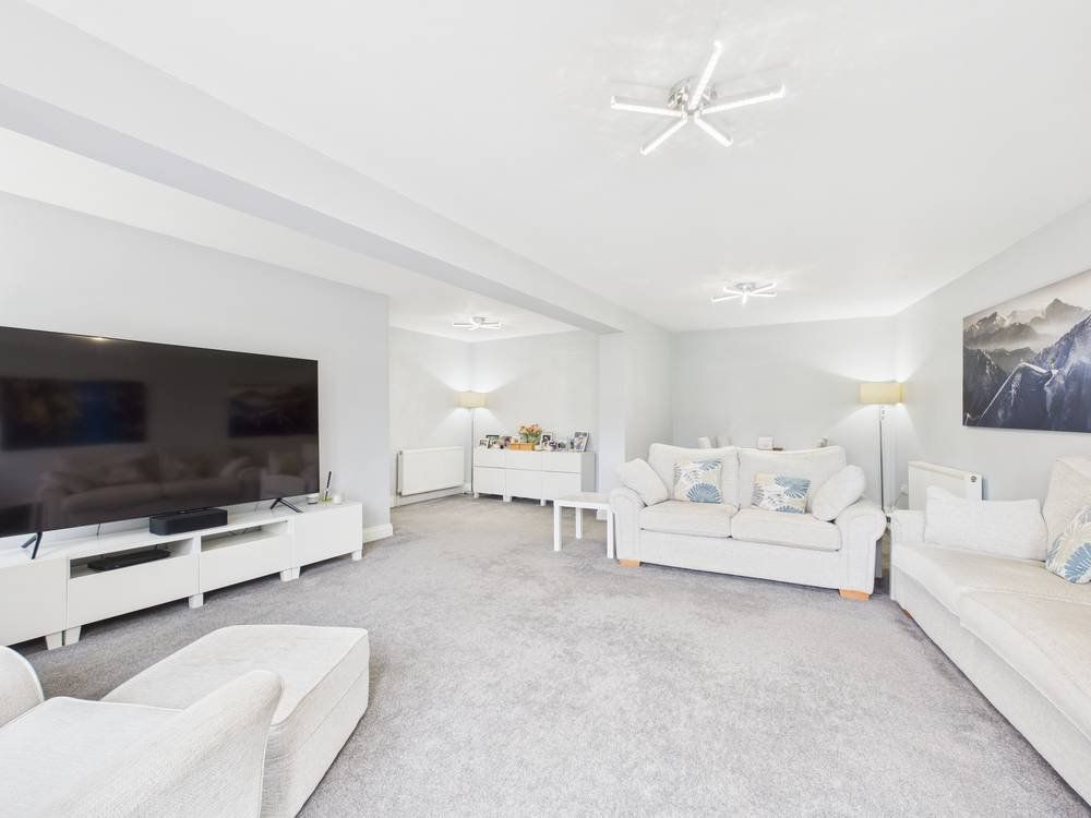 Property photo 3 of 23 Picture No. 02