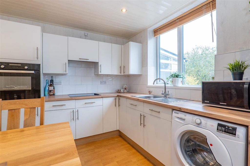 Property photo 3 of 22 Kitchen/Diner