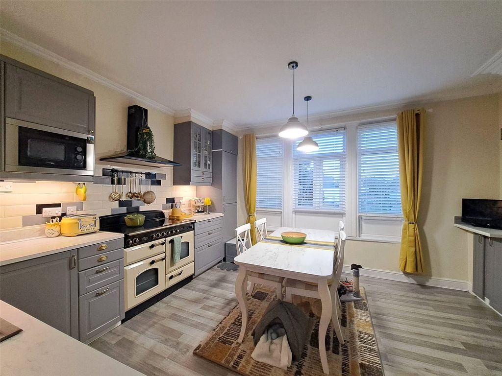 Property photo 2 of 17 Picture No. 25