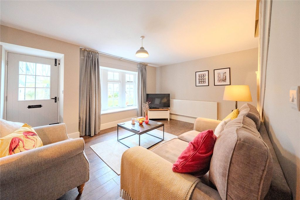 Property photo 3 of 19 Picture 3