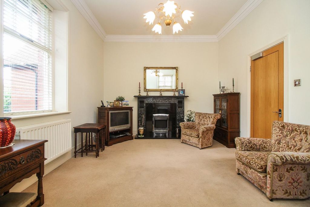 Property photo 2 of 14 2