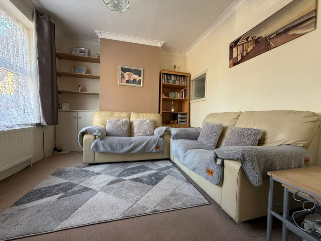 Property photo 3 of 25