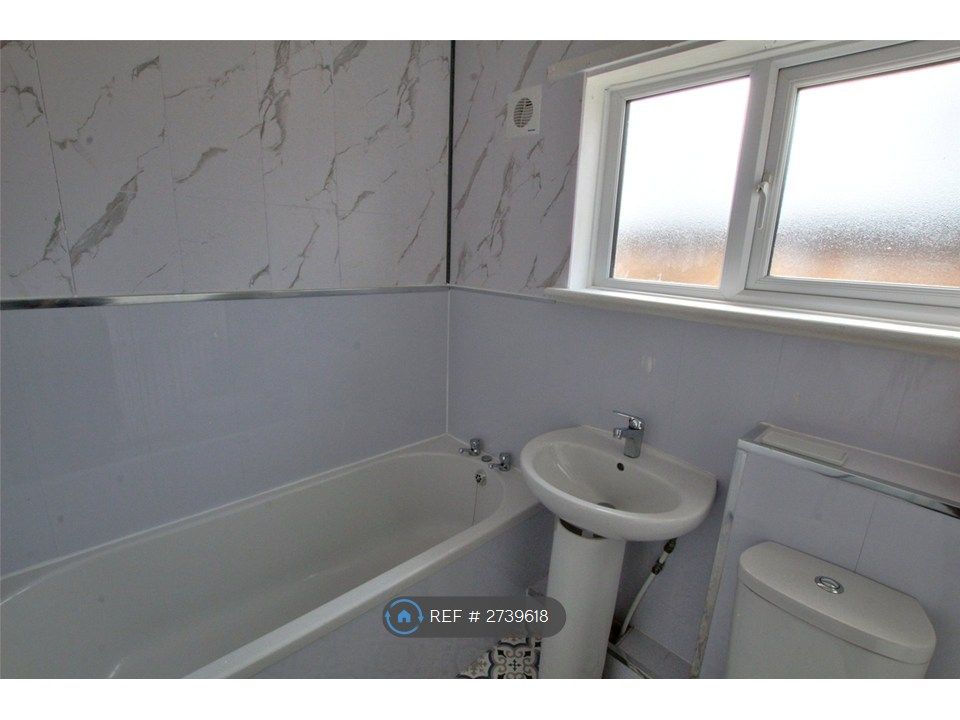 Property photo 3 of 21 Bathroom