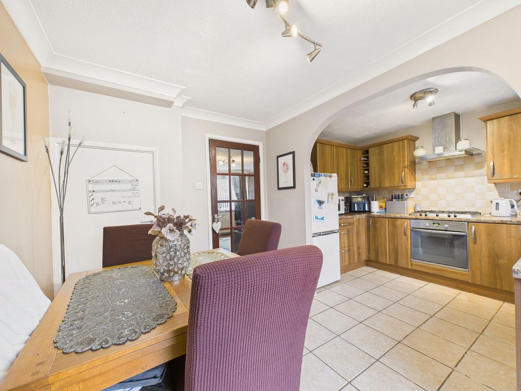 Property photo 2 of 12 Kitchen/Dining Area