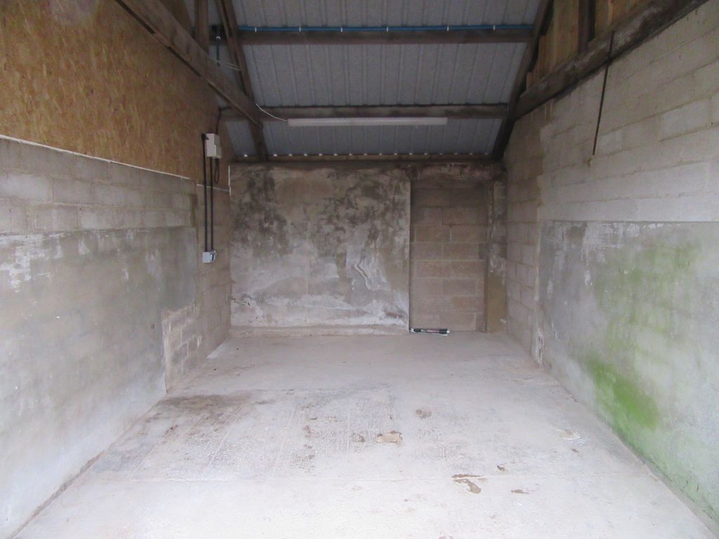 Property photo 2 of 2 J27 Int