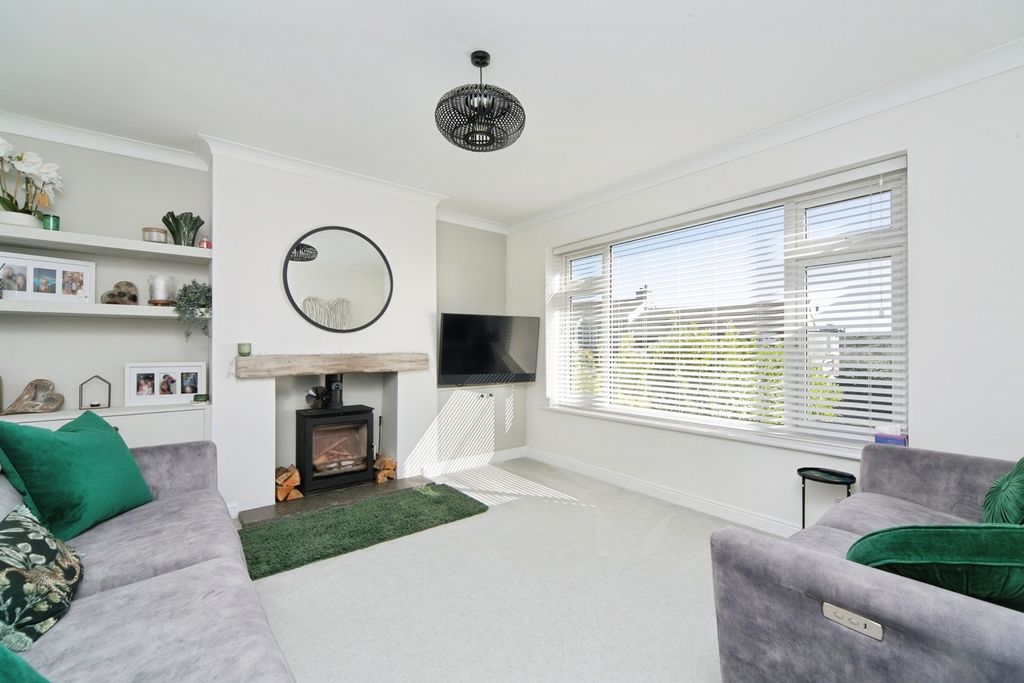 Property photo 3 of 31 Photo