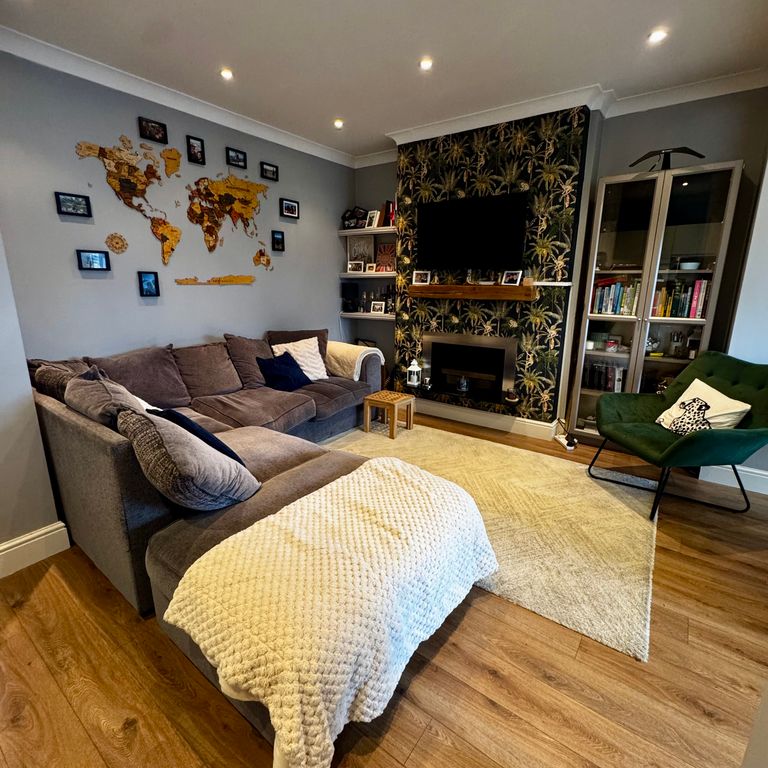 Property photo 3 of 12 Breakfast Room